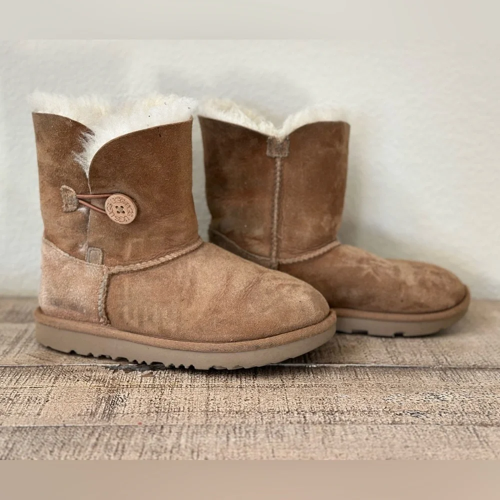 UGG Mini Bailey Button ll Booties - Picture 1 of 5